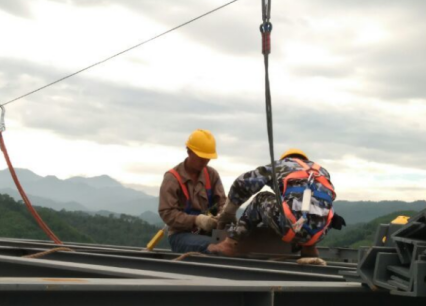 德國(guó)防墜器在儲(chǔ)罐穹頂施工中的應(yīng)用案例